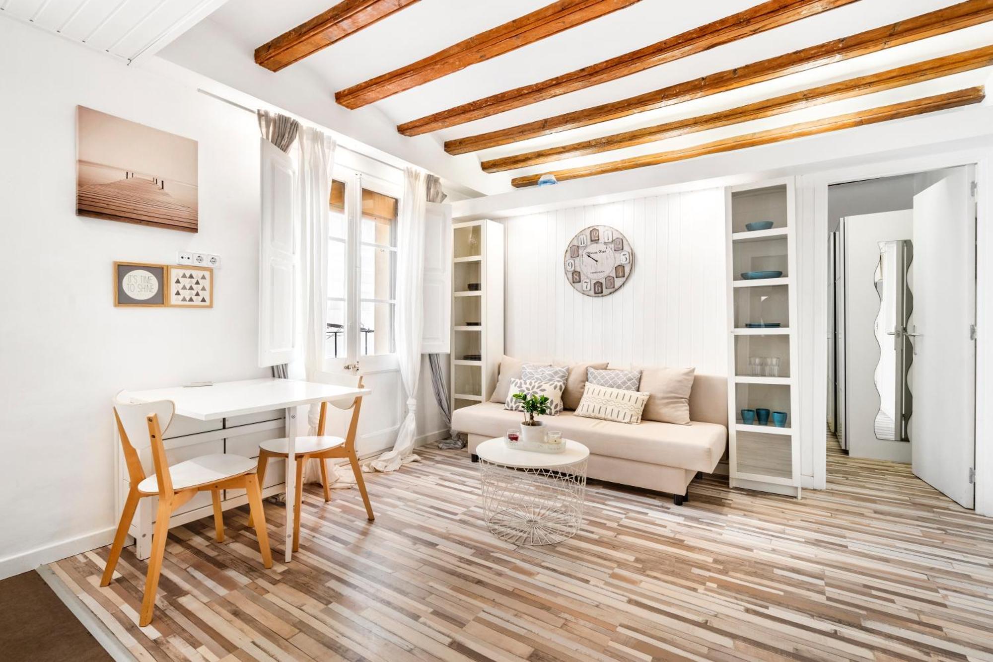 Apartment Charming Beachside In Barceloneta *
