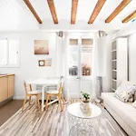 Charming Beachside Apartment In Barceloneta
